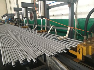 ASTM B444 Gr.2 INCONEL 625 이음새가 없는 관 25.4 x 2.11 x 6096MM 열교환기 신청 100% UT &amp; 등등 &amp; HT